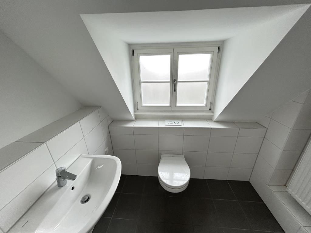 Attraktive 2-Zimmer-Wohnung über den Dächern des Martinsviertels - Foto 1