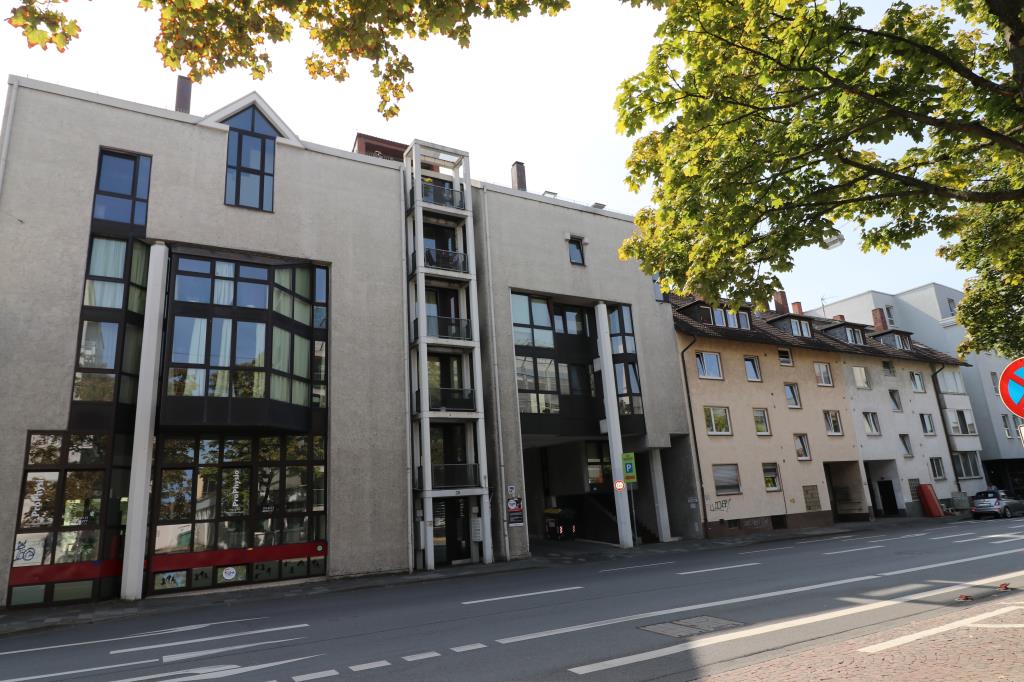 Moderne 3-Zimmer-Dachgeschosswohnung mit Balkon - Photo 4
