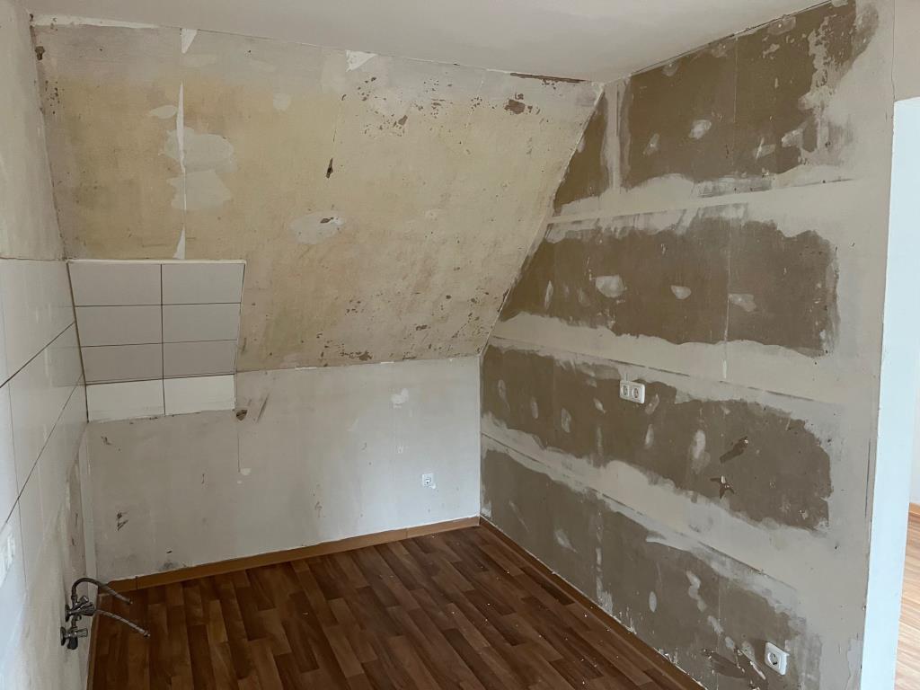 Helle Dachgeschosswohnung mit guter Verkehrsanbindung in Eberstadt - Photo 1