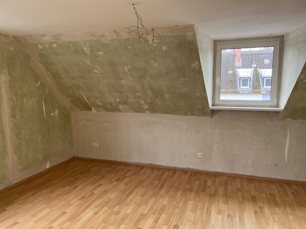 Helle Dachgeschosswohnung mit guter Verkehrsanbindung in Eberstadt - Photo 5