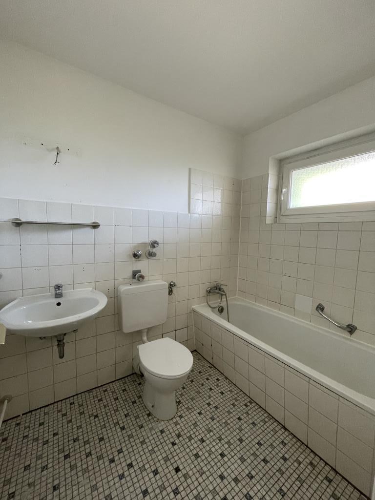 Große 2-Zimmer-Wohnung in Offenbach-Bieber - jetzt bewerben ! - Foto 4