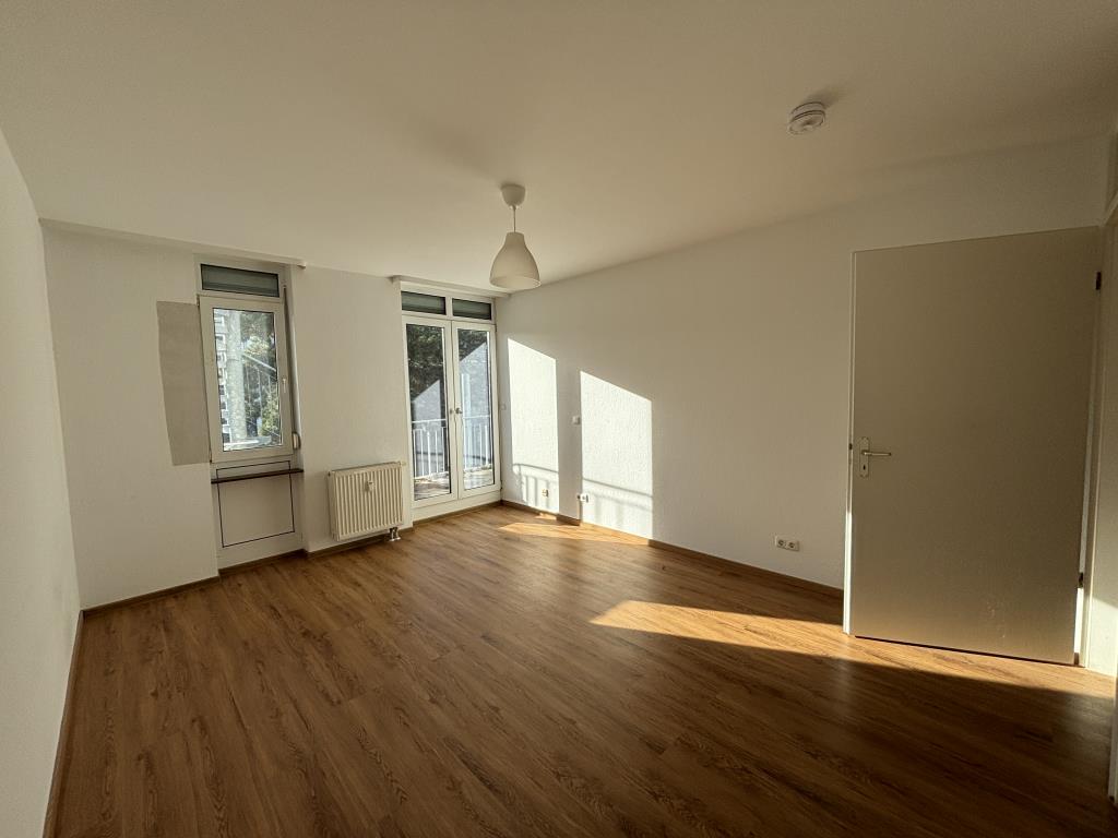 Helle 2-Zimmer-Wohnung - Anmietung nur mit Wohnberechtigungsschein nach § 88d - Photo 2