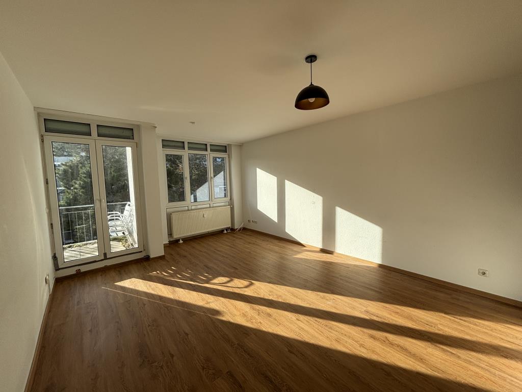 Helle 2-Zimmer-Wohnung - Anmietung nur mit Wohnberechtigungsschein nach § 88d - Photo 1