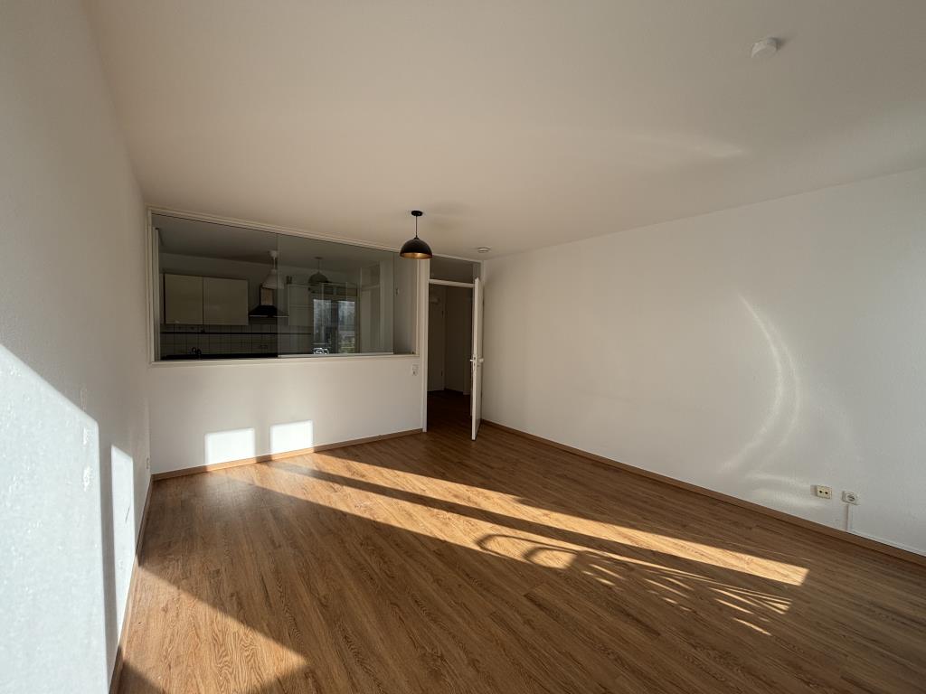 Helle 2-Zimmer-Wohnung - Anmietung nur mit Wohnberechtigungsschein nach § 88d - Photo 3