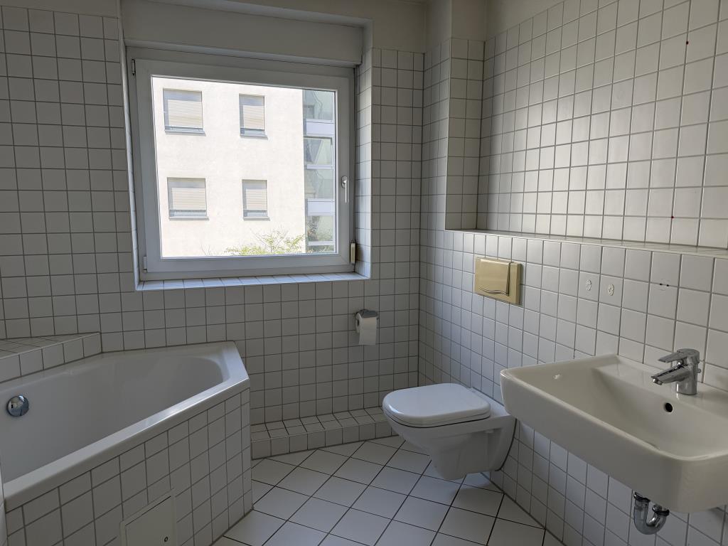 Praktisch geschnittene 2-Zimmer-Wohnung freut sich auf neue Mieter - Photo 4