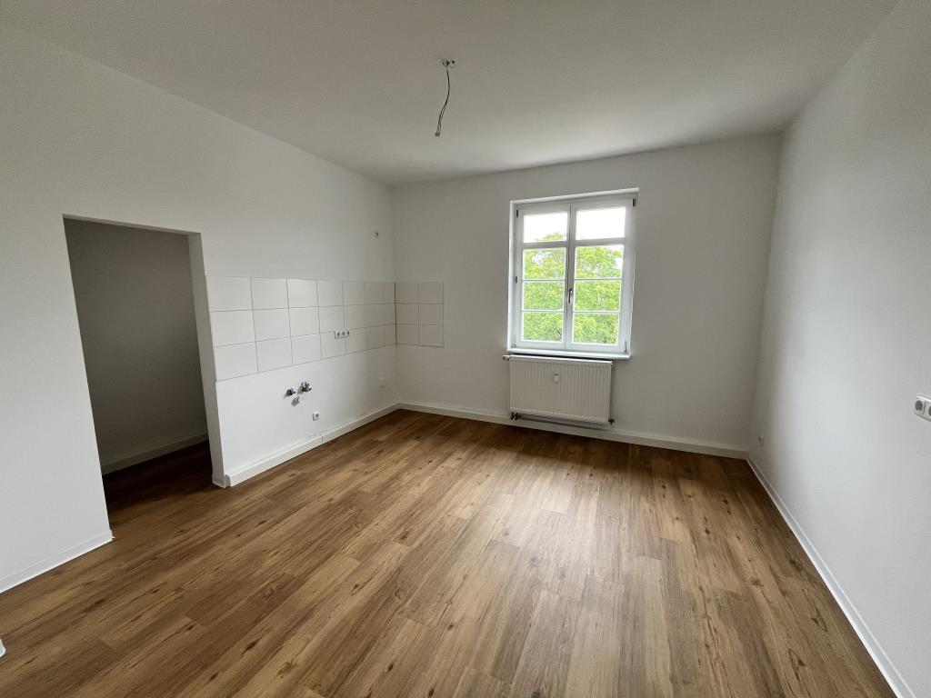 Erstbezug nach Einzelmodernisierung - Moderne 4-Zimmer-Wohnung sucht neue Bewohner - Foto 2