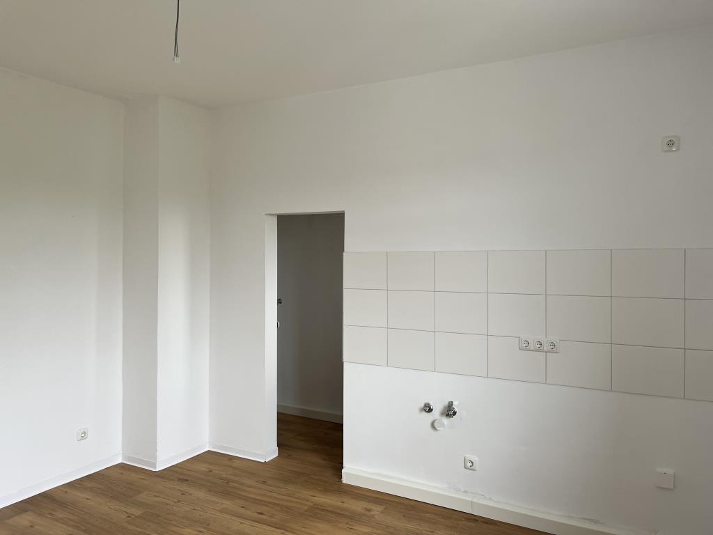 Erstbezug nach Einzelmodernisierung - Moderne 4-Zimmer-Wohnung sucht neue Bewohner - Foto 1