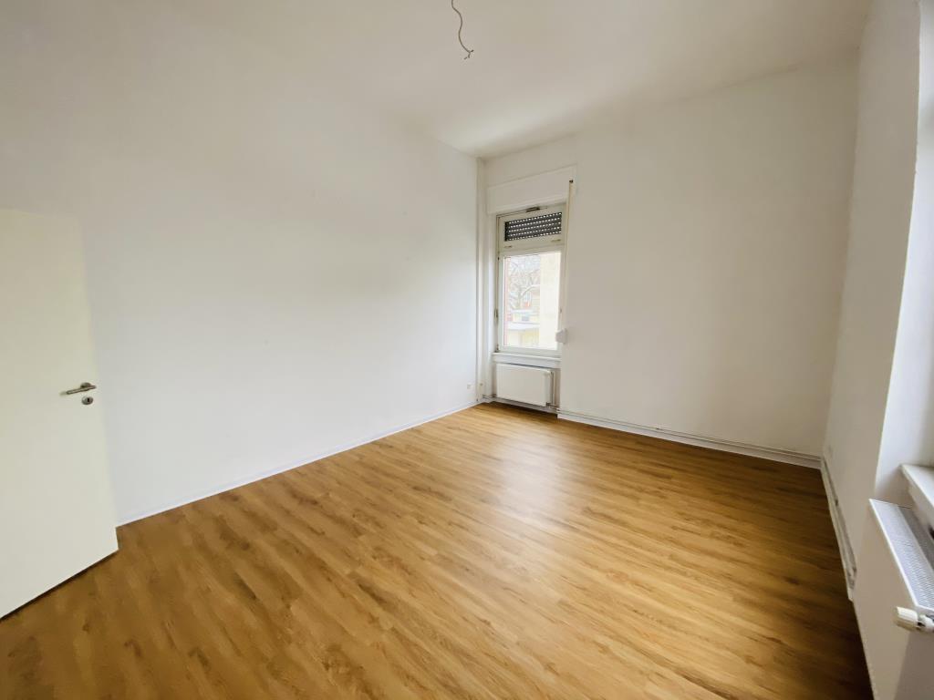 Ein Hauch von Altbau auf 79m² - 3-Zimmer-Wohnung in zentraler Lage! - Photo 1