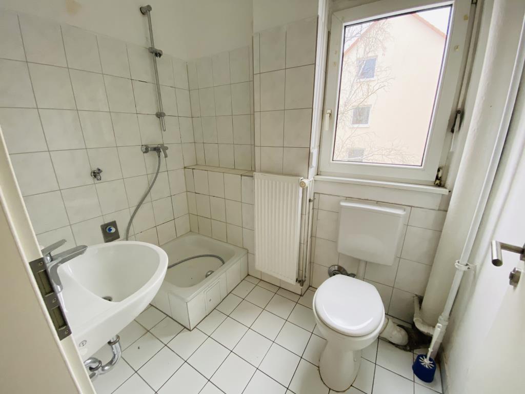 Ein Hauch von Altbau auf 79m² - 3-Zimmer-Wohnung in zentraler Lage! - Photo 2