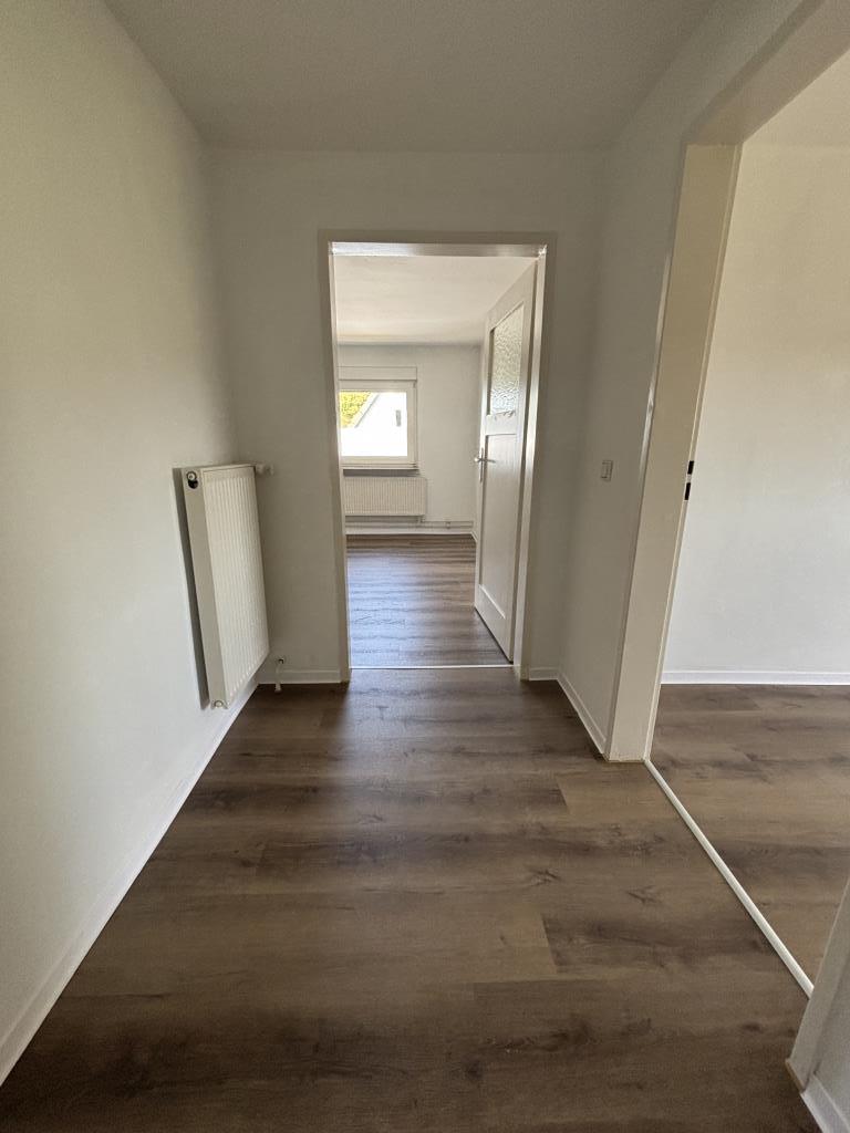 Helle 2-Zimmer Wohnung ab sofort zu vermieten ! - Foto 5