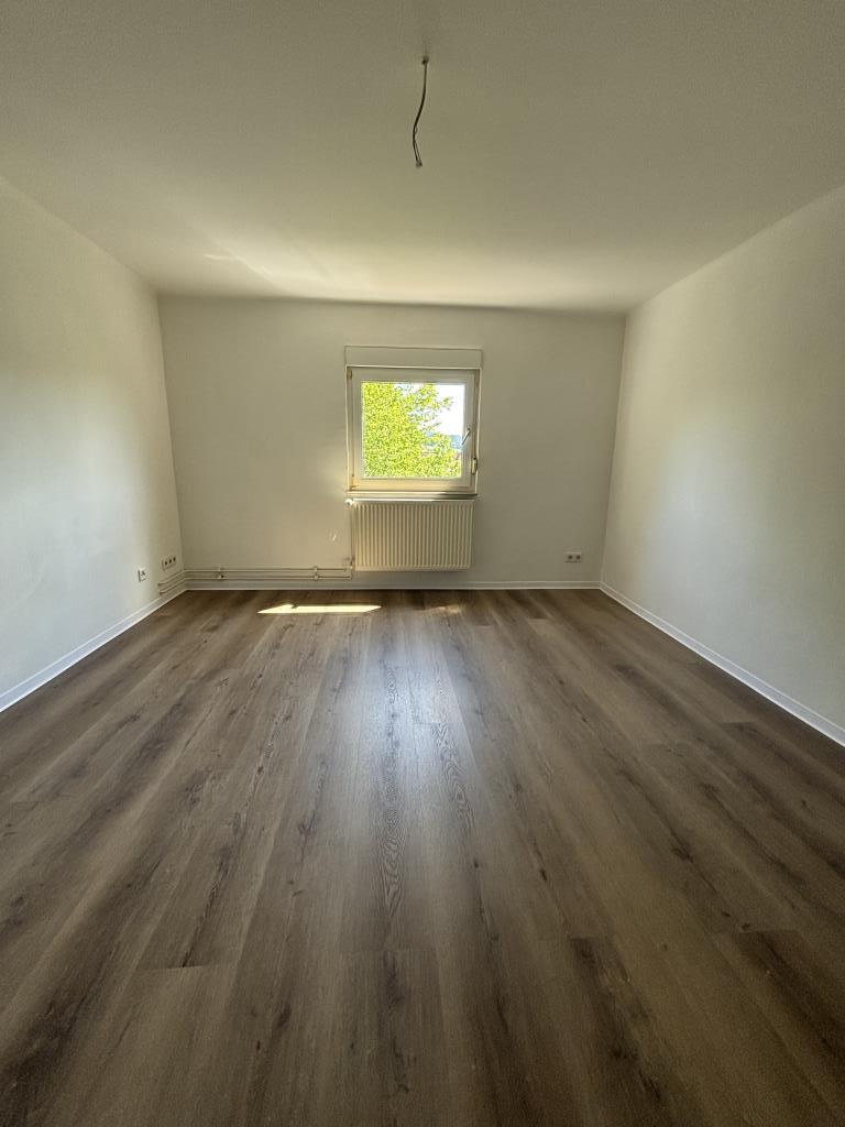 Helle 2-Zimmer Wohnung ab sofort zu vermieten ! - Foto 1