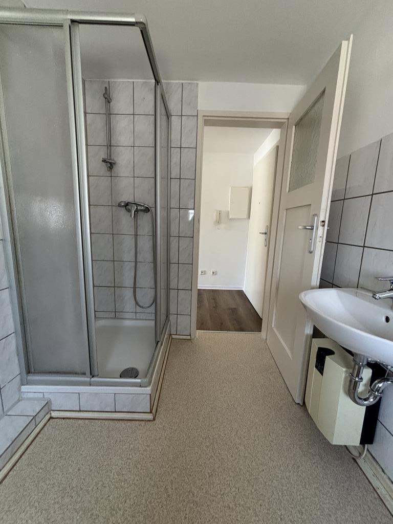 Helle 2-Zimmer Wohnung ab sofort zu vermieten ! - Foto 2