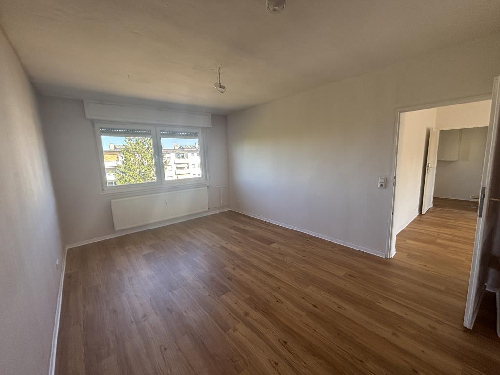 Helle 3-Zimmer-Wohnung im 4. Stock in Bahnhofsnähe - Photo 1