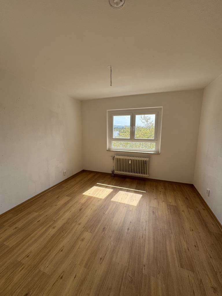 Schöne 3-Zimmer-Wohnung in Darmstadt-Eberstadt - jetzt frei ! - Photo 2