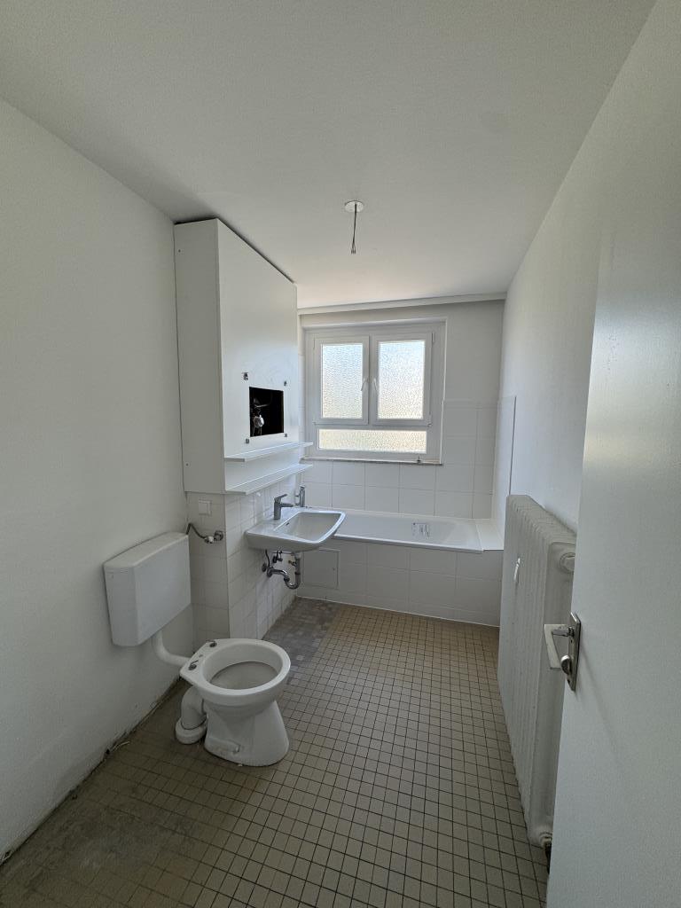 Große 4-Zimmer-Wohnung in Darmstadt-Eberstadt - jetzt frei! - Photo 4