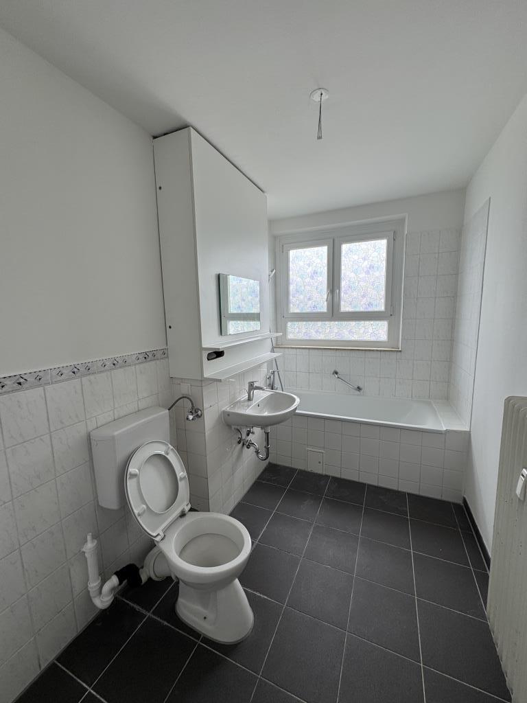 Große 4-Zimmer-Wohnung in Eberstadt - jetzt frei ! - Photo 3