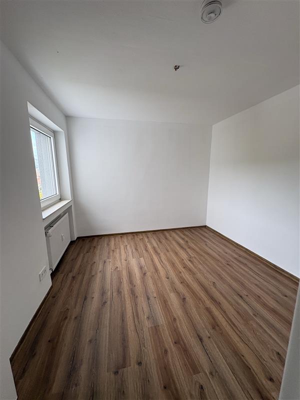 Grozügige 4-Zimmer-Wohnung in Höchst ab sofort zu vermieten! - Foto 4