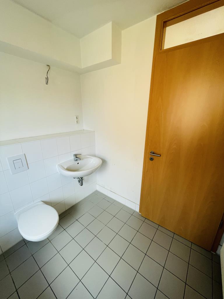Helle 4-Zimmer-Wohnung nur anmietbar mit der Bescheinigung für den Ersnt-Ludwig-Park - Photo 3