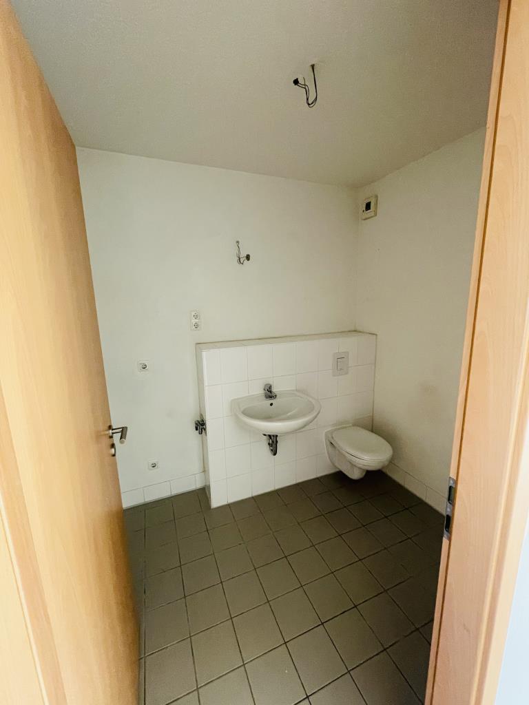 Helle 4-Zimmer-Wohnung nur anmietbar mit der Bescheinigung für den Ersnt-Ludwig-Park - Photo 4