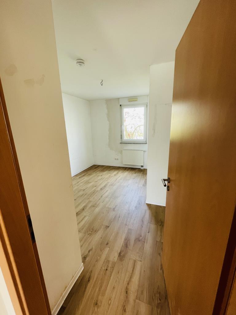 Helle 4-Zimmer-Wohnung nur anmietbar mit der Bescheinigung für den Ersnt-Ludwig-Park - Photo 1