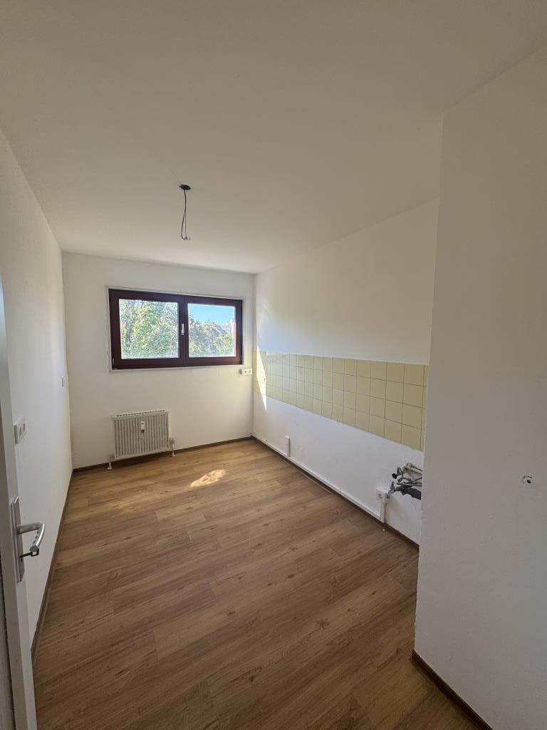 Große 4-Zimmer-Wohnung in Darmstadt-Eberstadt - jetzt frei! - Photo 2
