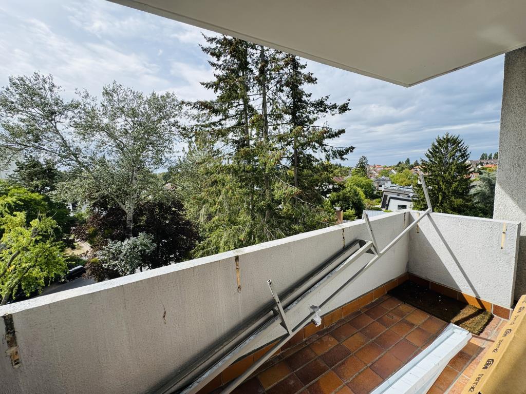 Über den Dächern zuhause: Modernisierte Wohnung mit Balkon im 5. Obergeschoss - Photo 5
