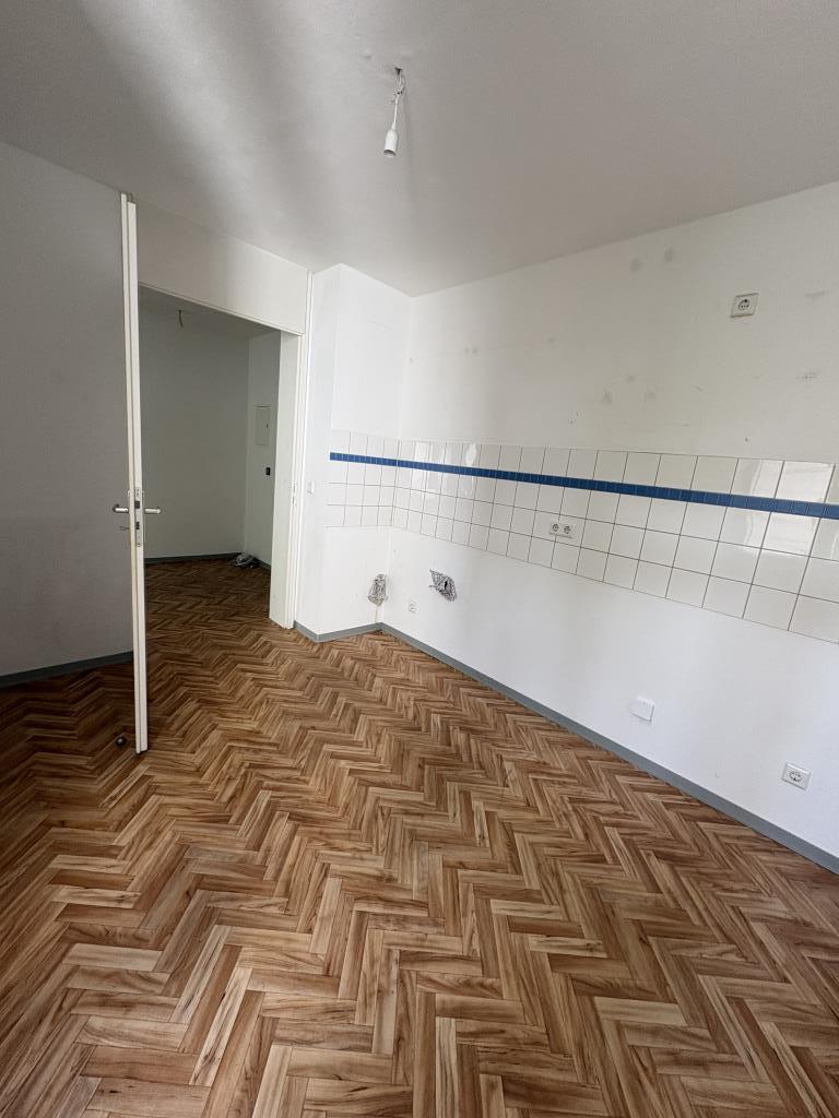 2-Zimmer-Wohnung mit Wintergarten und Balkon - Anmietung nur mit Wohnberechtigungsschein nach § 88d - Foto 2