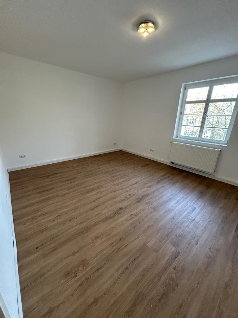 Modern & gemütlich – 1-Zimmer-Wohnung im 2. Obergeschoss - Photo 1