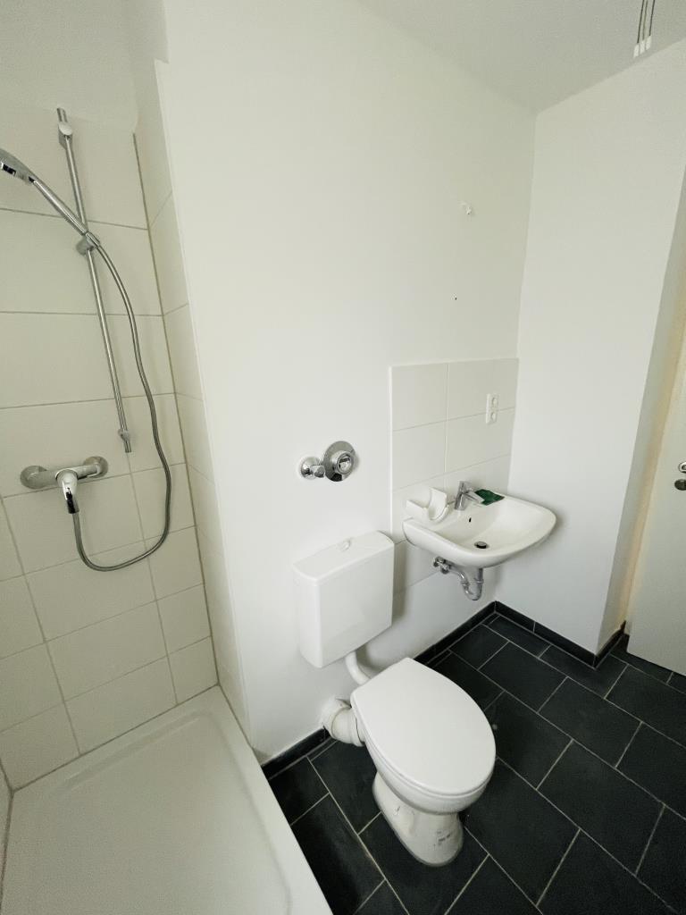 Praktisch geschnittene 2-Zimmer-Wohnung freut sich auf Ihren Einzug - Photo 3