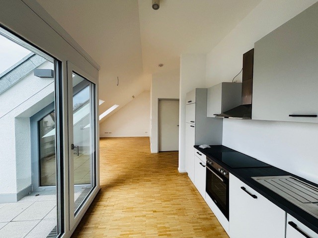 Helle 2-Zimmer-Dachgeschosswohnung in Arheilgen ab sofort frei - Photo 3
