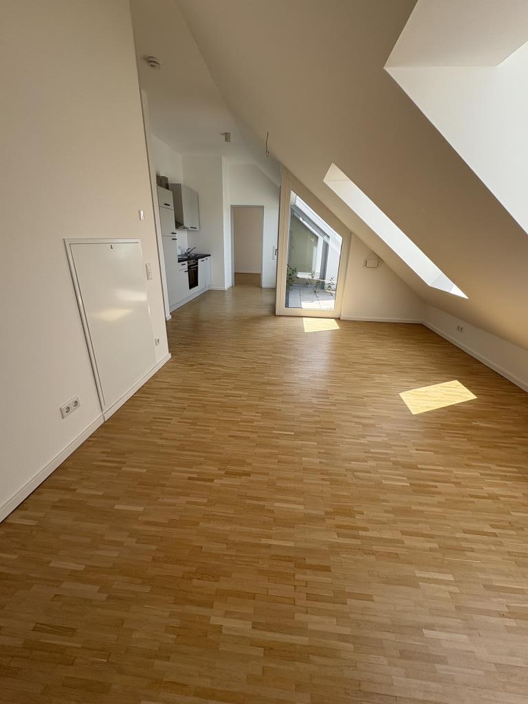 Helle 2-Zimmer-Dachgeschosswohnung in Arheilgen ab sofort frei - Photo 2
