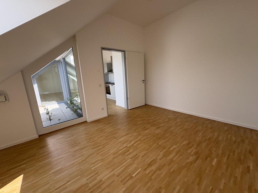 Helle 2-Zimmer-Dachgeschosswohnung in Arheilgen ab sofort frei - Photo 1