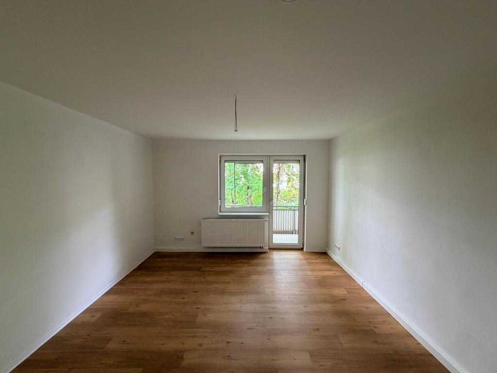 Zentral Wohnen - Modernisierte 3-Zimmer-Wohnung! - Foto 1